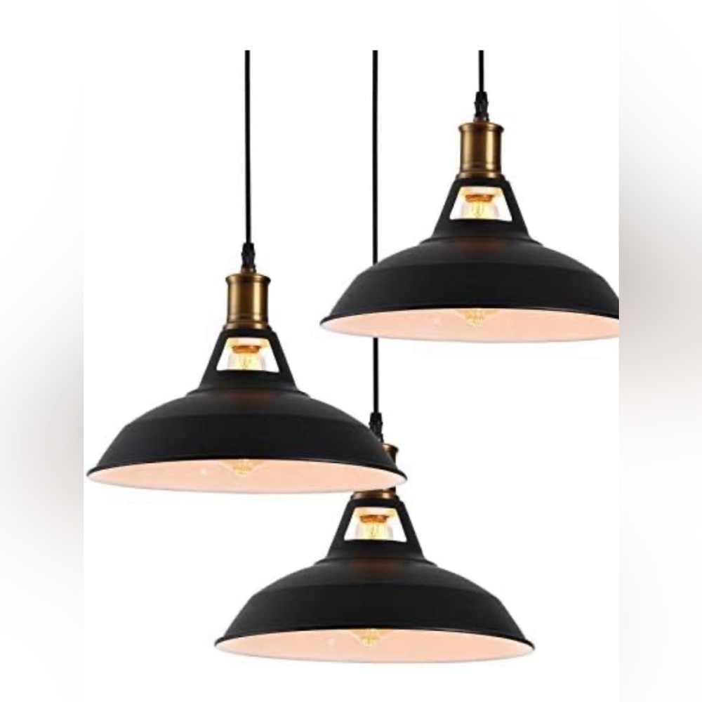 Both for 40$! Pendant light SOLD SEPARATELY! 2 available. Buy both and save 5$
